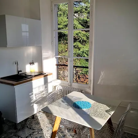 Apartment Moderne,face Au Parc. Aix-les-Bains