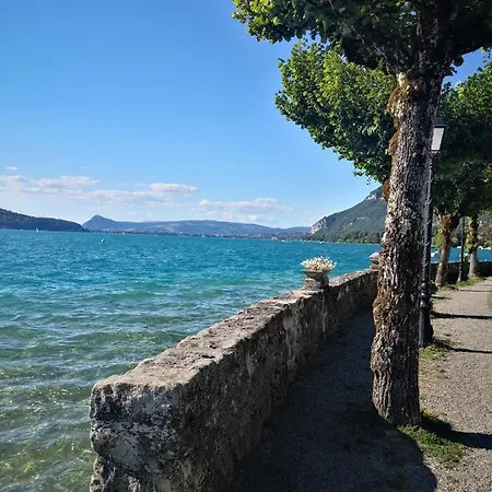 Apartment Moderne,face Au Parc. Aix-les-Bains